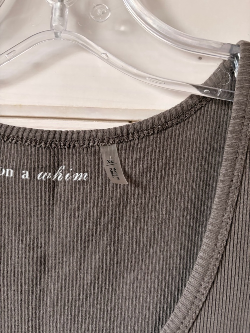 Sleeveless Ribbed Tank Top - Picture 3 of 4